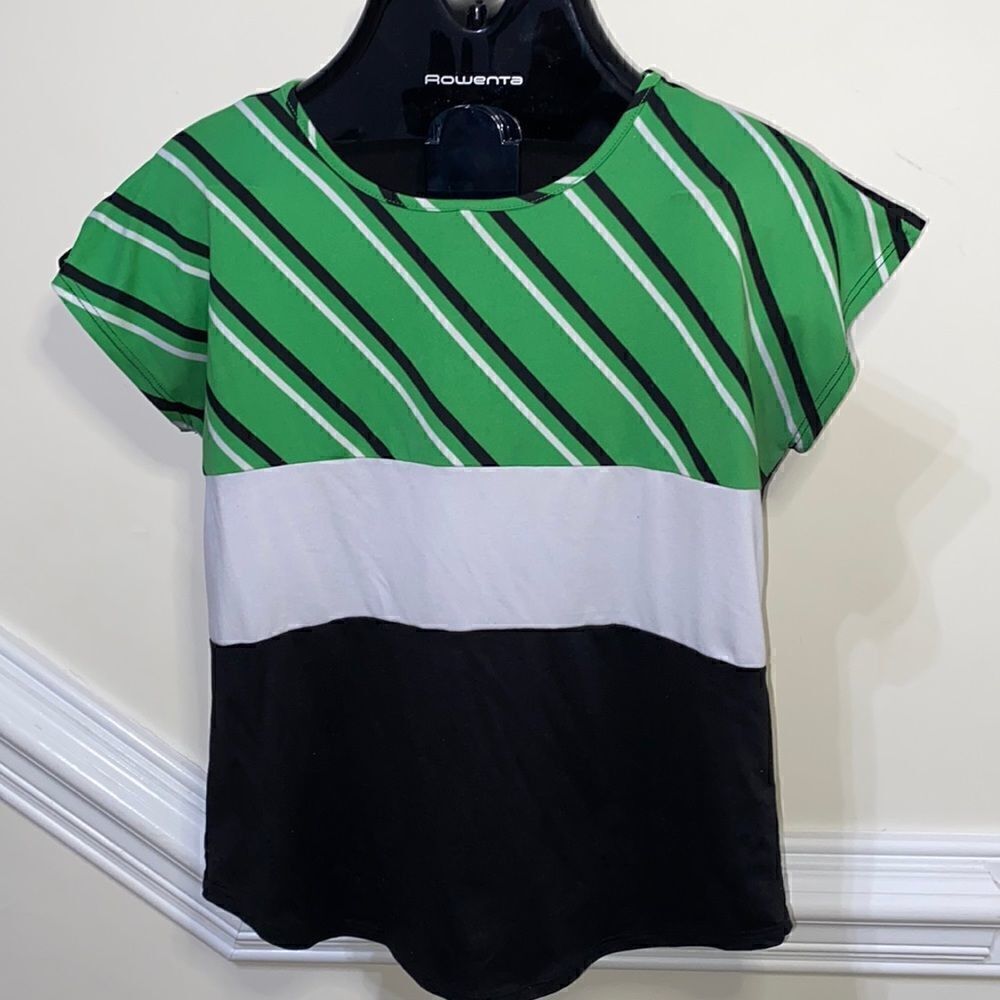 3/$10 item! Woman’s Top 